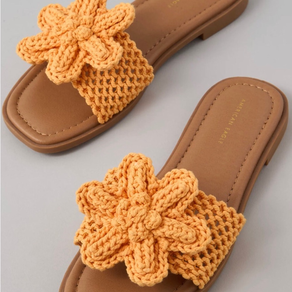 AEO NWT Crocheted Flower Slide Sandals in Peach 8